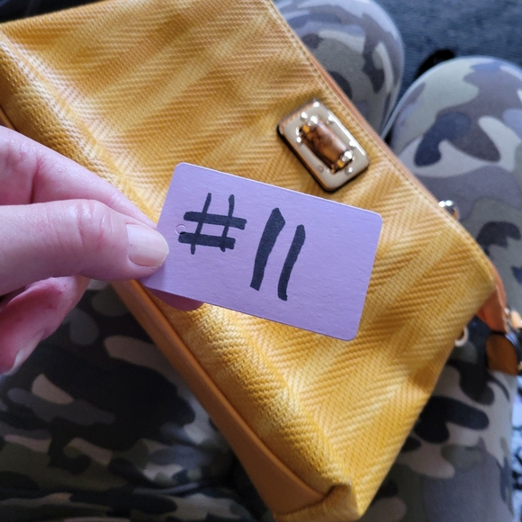 Gently used Sondra Roberts Squared yellow hand bag tortoise chain gold - Picture 16 of 16